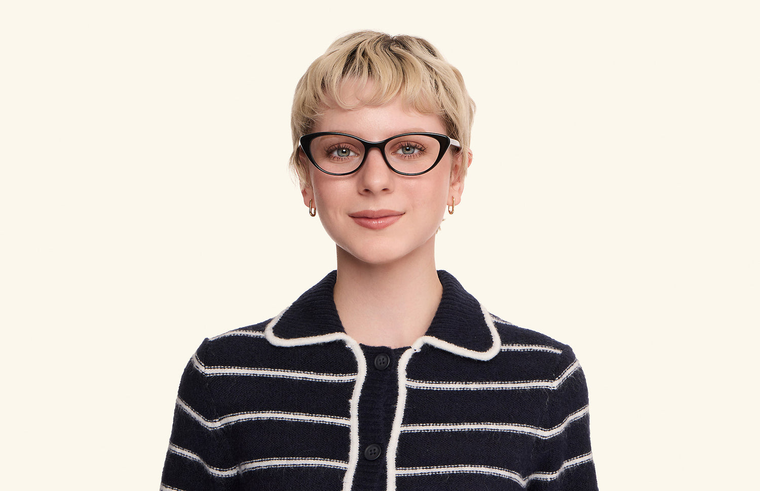 The ella - Lensless - LifeStyle 1 - Pair Eyewear