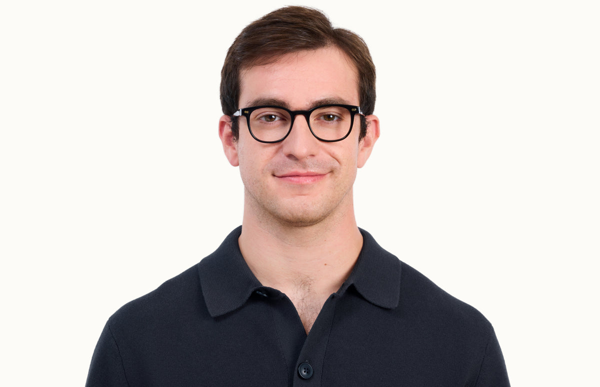 The Reese - LifeStyle 1 - Pair Eyewear