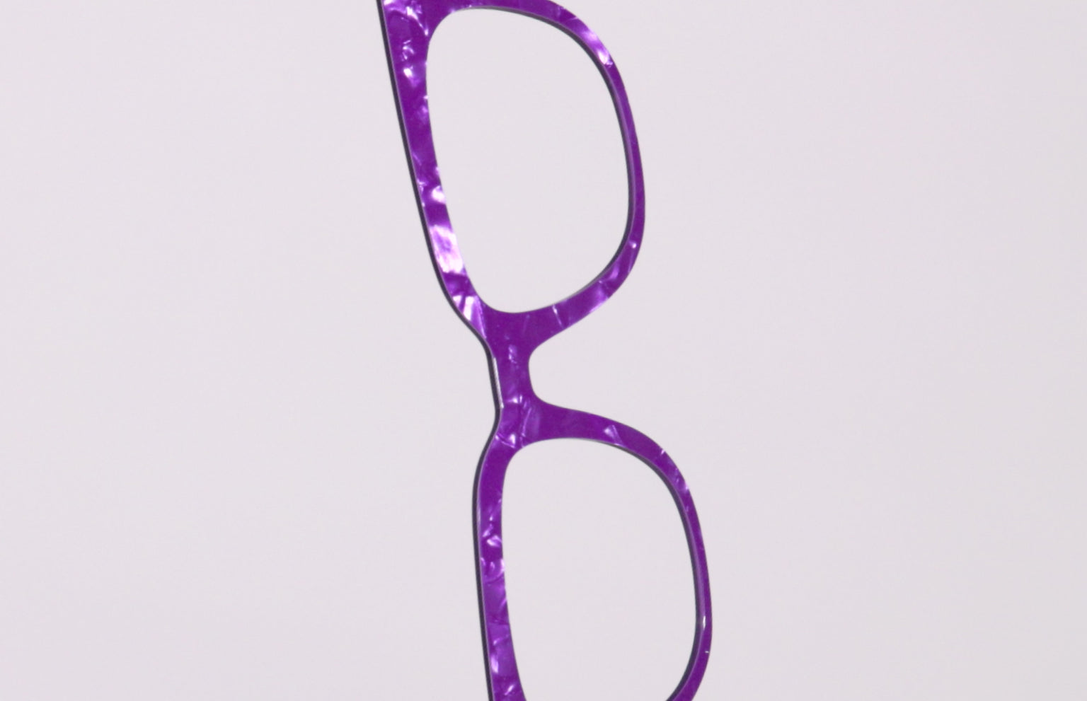 The Sugilite Pearl Marble - LifeStyle Thumbnail Video1 - Pair Eyewear