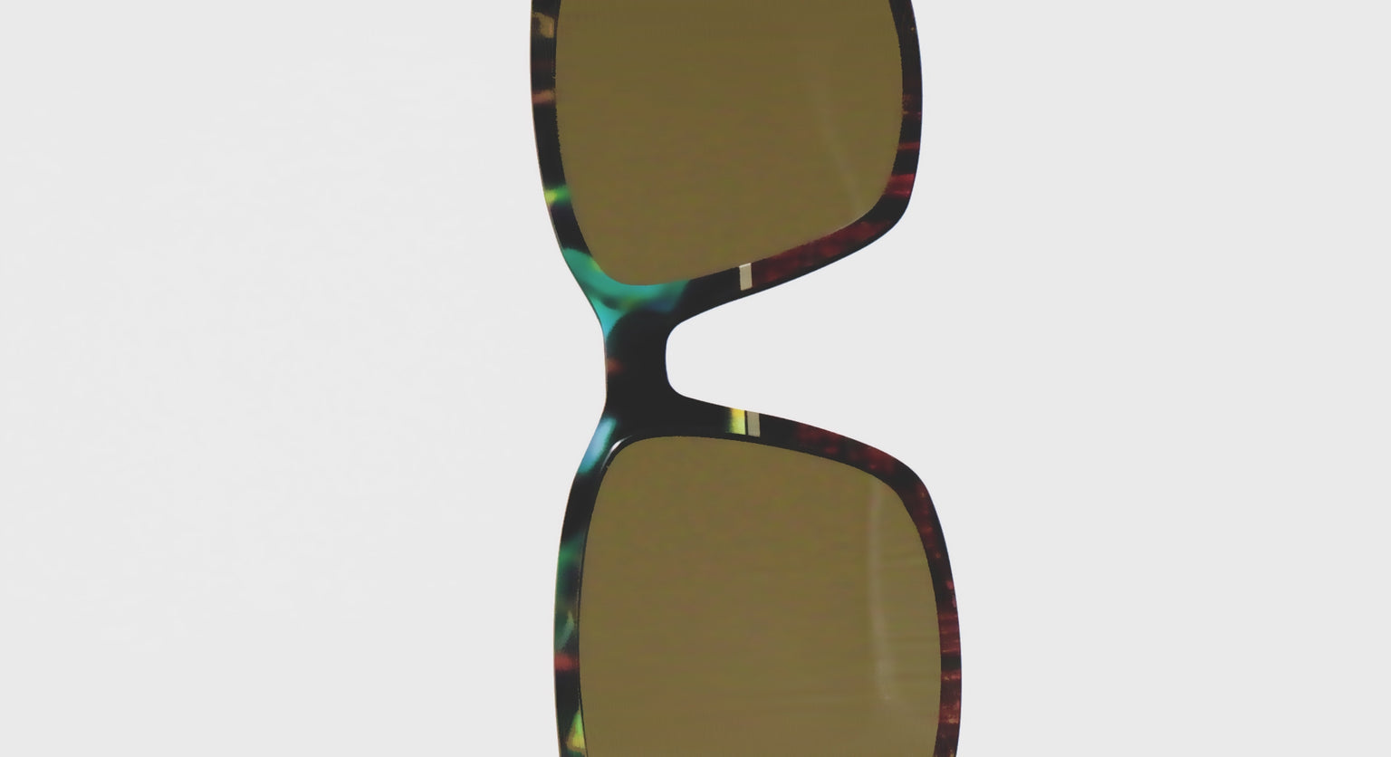 The Polarized Mirage Split with Gold Foil Sun Top - LifeStyle Thumbnail Video1 - Pair Eyewear