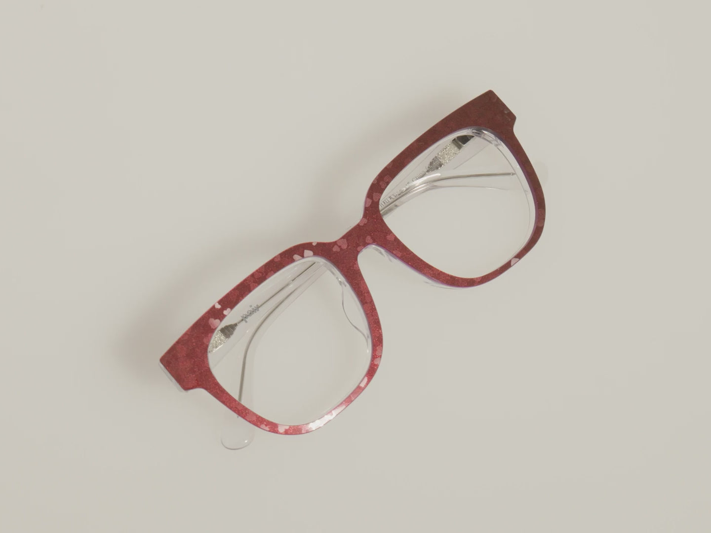 The Shimmering Hearts - LifeStyle Thumbnail Video1 - Pair Eyewear